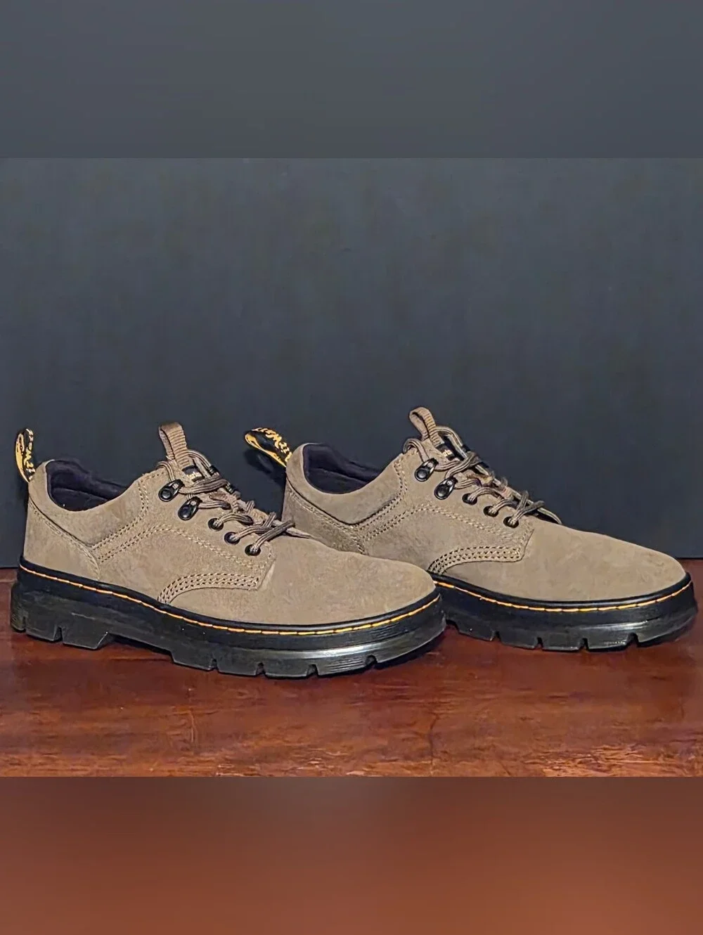 Dr. Martens Reeder Suede Casual Shoes, Mns 9,  Taupe Olive, Like New Cond.!